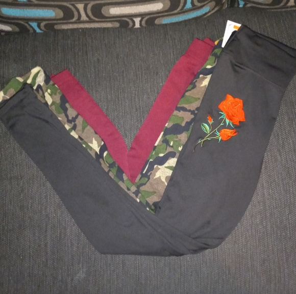3 pair of leggings - Picture 1 of 5